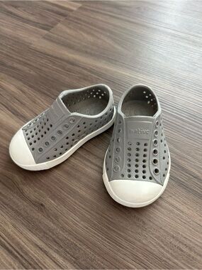 Native Grey and White Toddler 4